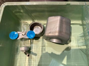 zwarte hamster + kooi te koop beschikbaar voor biedingen