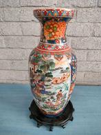Chinese vaas met de hand versierd, Antiek en Kunst, Ophalen of Verzenden