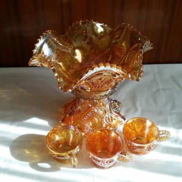 Punch bowl in Iriserend Marigold carnivalglas beschikbaar voor biedingen