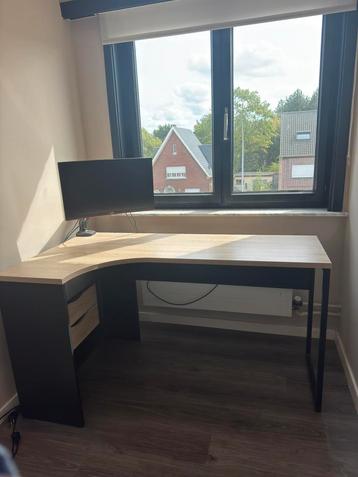 Hoekbureau - nog in zeer goede staat! beschikbaar voor biedingen