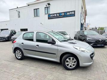 Peugeot 206 1.1i Trendy - 1 Eigenaar * 1 JAAR GARANTIE * beschikbaar voor biedingen