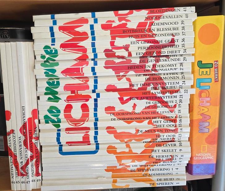 Boekenreeks 'Zo werkt je lichaam' en verzamelmap, Boeken, Wetenschap, Gelezen, Ophalen of Verzenden