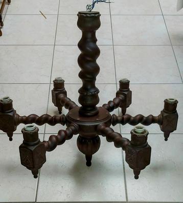 Houten  luster.  beschikbaar voor biedingen