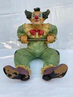 Giant Vintage Asilo Clown trapezist in resin, Antiquités & Art