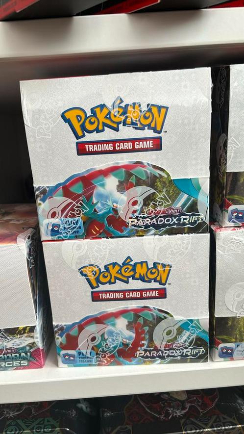 Pokémon TCG: Paradox Rift - Booster Box (36 booster), Hobby en Vrije tijd, Verzamelkaartspellen | Pokémon, Boosterbox, Ophalen of Verzenden
