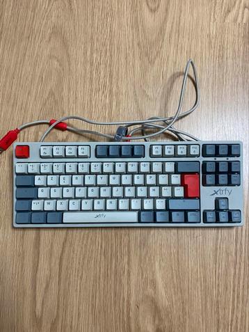 XTRFY K4 TKL RGB retro toetsenbord beschikbaar voor biedingen