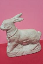 Haasje in biscuit porselein, Antiek en Kunst, Antiek | Porselein, Ophalen of Verzenden