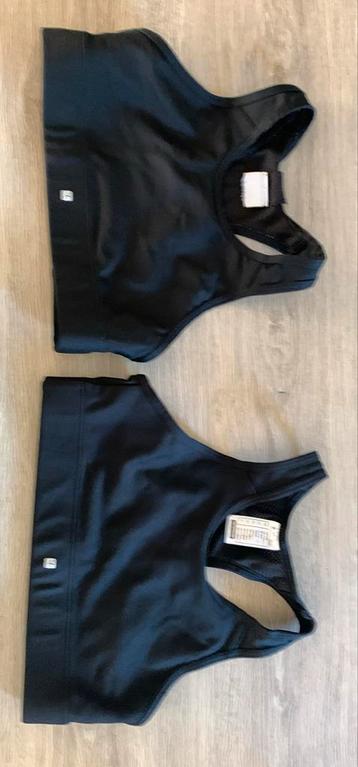 2 sporttops decathlon 141-148 cm beschikbaar voor biedingen