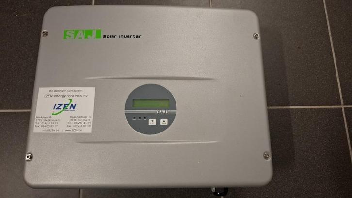 2,2KVA SAJSolar Omvormer, Doe-het-zelf en Bouw, Zonnepanelen en Toebehoren, Gebruikt, Overige typen, 200 wattpiek of meer, Ophalen