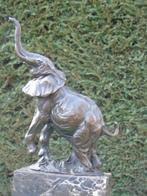statue éléphant trompe en l air en bronze signé sur marbre, Bronze, Enlèvement ou Envoi