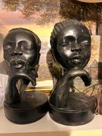 Paire de statues en bois, Enlèvement