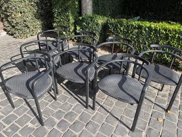 Stoelen beschikbaar voor biedingen