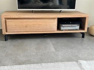 Tijdloos design TV-meubel XOOON - in volle eik - met lade, Huis en Inrichting, Kasten |Televisiemeubels, Zo goed als nieuw, 100 tot 150 cm