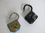 twee vintage ABUS hangslot, Antiek en Kunst, Antiek | Gereedschap en Instrumenten, Ophalen of Verzenden