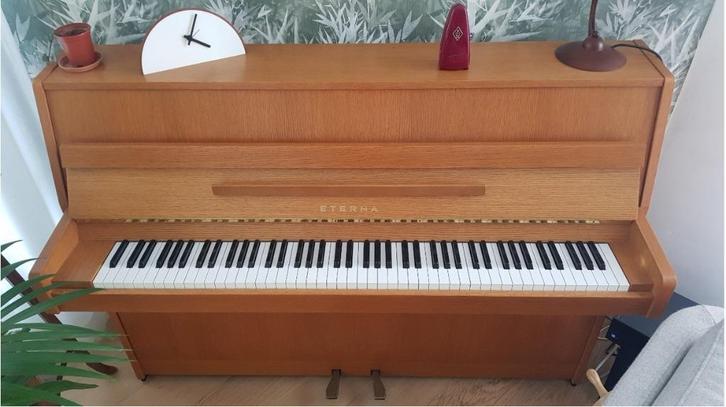 Goed onderhouden Buffetpiano Eterna ER10 te koop, Muziek en Instrumenten, Piano's, Zo goed als nieuw, Piano, Bruin, Ophalen