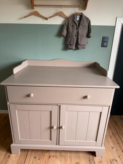 Massieve kindercommode met verschoonunit, Kinderen en Baby's, Kinderkamer | Commodes en Kasten, Zo goed als nieuw, Commode, 90 tot 105 cm