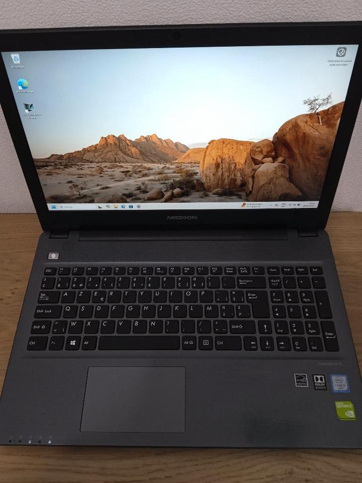 Laptop Medion Akoya I3, Informatique & Logiciels, Ordinateurs portables Windows, Utilisé, 15 pouces, SSD, 2 à 3 Ghz, 8 GB, Azerty