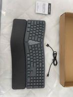 Ergonomisch draadloos Bluetooth- en USB QWERTY-toetsenbord., Ergonomisch, Verzenden, Nieuw, Draadloos