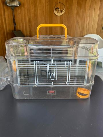 2 hamster kooien + alle toebehoren + voer beschikbaar voor biedingen