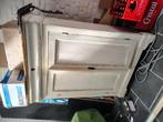 Oude houten kast., Ophalen
