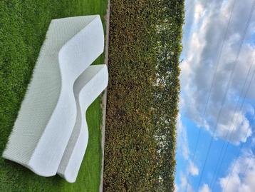 Ligbedden Manutti beschikbaar voor biedingen