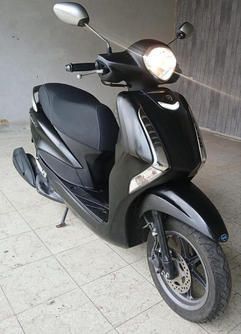Scooter Yamaha D'eliht diamond Black 2023, Fietsen en Brommers, Scooters | Piaggio, Zo goed als nieuw, Ophalen