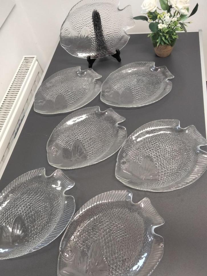 7 prachtige borden in de vorm van vissen „ARCOROC France”, Huis en Inrichting, Keuken | Servies, Zo goed als nieuw, Bord(en), Overige stijlen