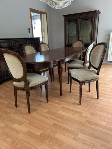 Eettafel +6 stoelen beschikbaar voor biedingen