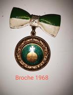 VINTAGE BROCHE 1968, Groen, Overige materialen, 4 tot 7 cm, Gebruikt
