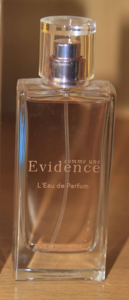 Comme une évidence: 2 flessen parfum + gratis lotion, Handtassen en Accessoires, Uiterlijk | Parfum, Nieuw, Ophalen of Verzenden