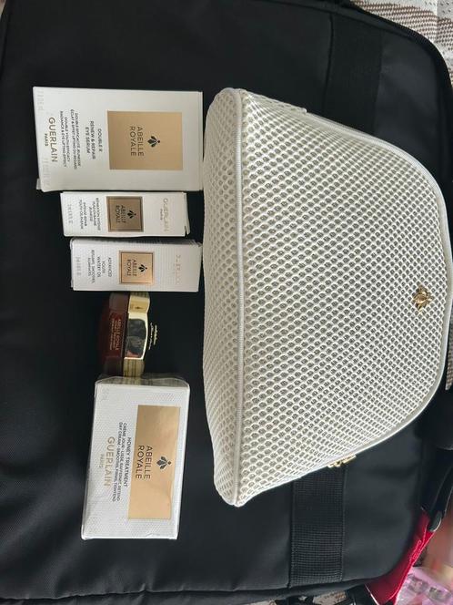 Collection de produits Abeille Royale de Guerlain, Handtassen en Accessoires, Uiterlijk | Parfum, Ophalen
