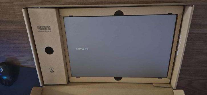 Galaxy Book4 I5 15" 512gb, Computers en Software, Windows Laptops, Nieuw, 15 inch, Minder dan 2 Ghz, 8 GB, Azerty, Met videokaart