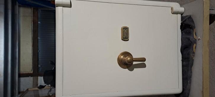 Brand kast kluis inbraakwerend, Huis en Inrichting, Brandblussers en Brandkasten, Gebruikt, Ophalen