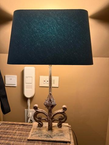 Twee muurlampen beschikbaar voor biedingen