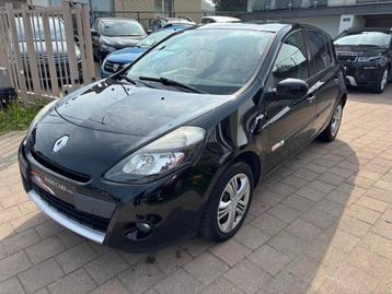 Renault clio benzine . Bwj 02/2012.  beschikbaar voor biedingen