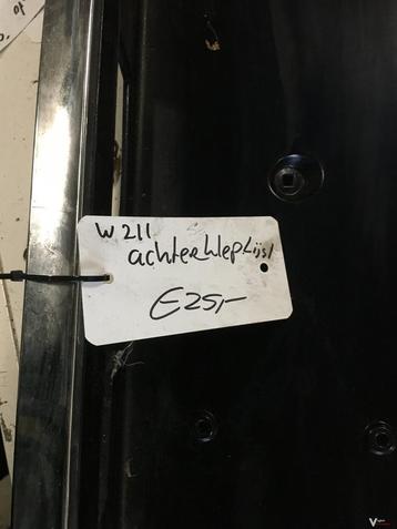 Mercedes W211  2005  Sedan Achterkleplijst beschikbaar voor biedingen