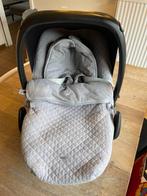 Maxi Cosi Pebble + first bekleding en voetenzak, Ophalen, Autogordel, 0 t/m 18 kg, Zo goed als nieuw