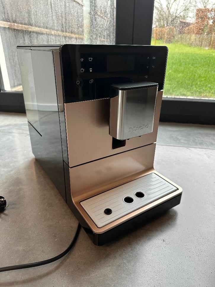 Machine à café MIELE CM5510 Silence, Electroménager, Cafetières, Neuf, Café en grains, Autres modèles, Réservoir d'eau amovible