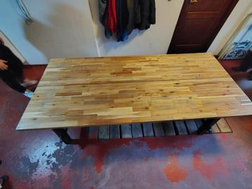 Eettafel massiefhout 235cm x 100cm beschikbaar voor biedingen