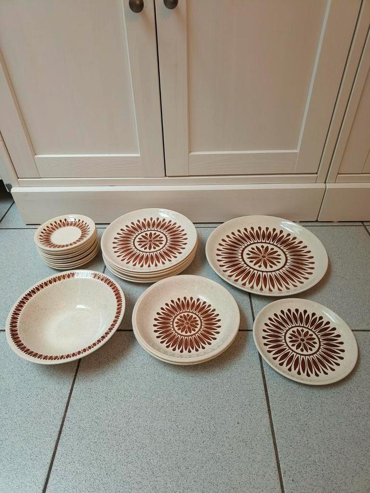 Servies 6+2+10+1+1+1 borden van Biltons, Huis en Inrichting, Keuken | Servies, Bord(en), Ophalen of Verzenden