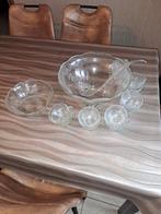 Sangriakit,bestaande uit twee kommen,12 tassen en 1 lepel, Ophalen