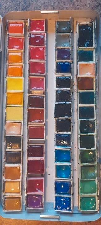 Aquareldoos met 50 napjes beschikbaar voor biedingen