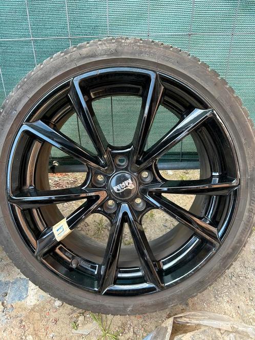 Vw golf 18inch velgen met bijna nieuwe all season banden, Auto-onderdelen, Banden en Velgen, Banden en Velgen, All Season, 18 inch
