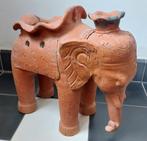 Poterie à éléphant du Népal décorée de façon hindoue, Enlèvement