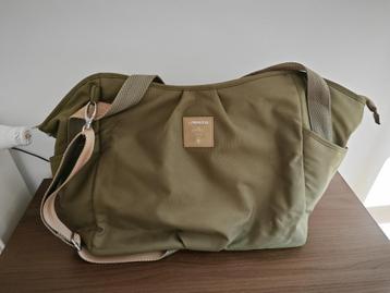 Grand sac à couches de Lassig (vert olive) avec accessoires, Enlèvement, Comme neuf, Sac d'épaule