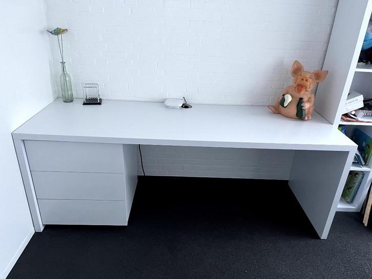 bureau met ladenblok, Huis en Inrichting, Bureaus, Zo goed als nieuw, Bureau, Ophalen