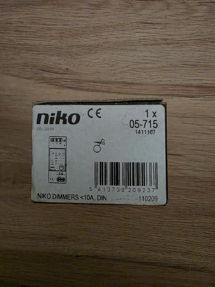 Nieuwe Niko universele modulaire dimmer 05-715, Doe-het-zelf en Bouw, Elektriciteit en Kabels, Nieuw, Overige typen, Ophalen of Verzenden