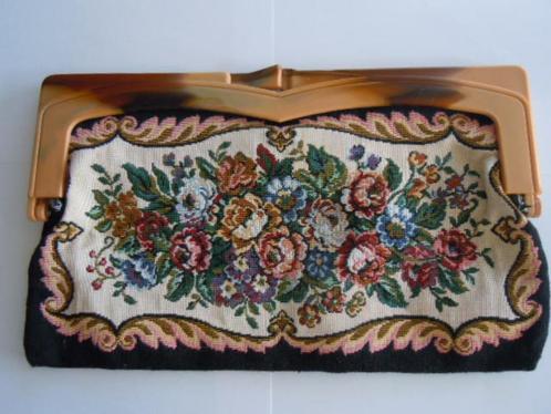 Handtas clutch vintage jaren 70 tapestry petit poin floral, Handtassen en Accessoires, Tassen | Damestassen, Zo goed als nieuw