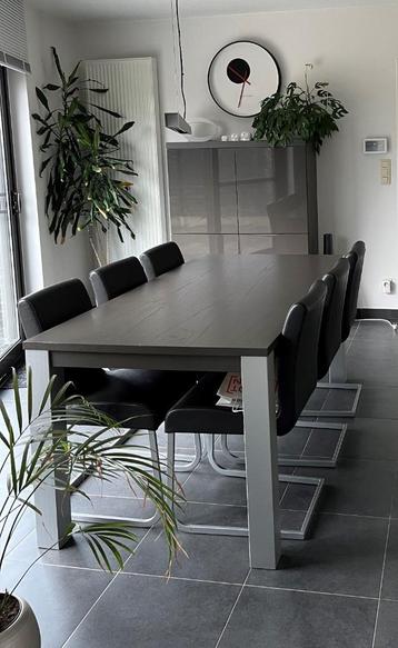 Eikenhouten Eettafel Grijs beschikbaar voor biedingen