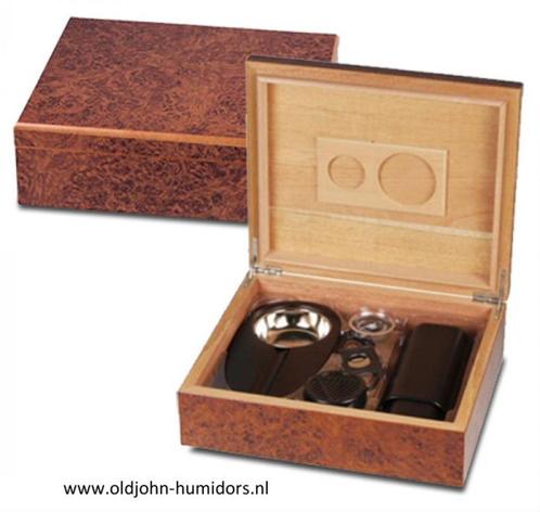 H75  HUMIDOR STARTSET GIFTSET MET ASBAK LEREN KOKER KNIPPER, Verzamelen, Rookartikelen, Aanstekers en Luciferdoosjes, Nieuw, Tabaksdoos of Verpakking